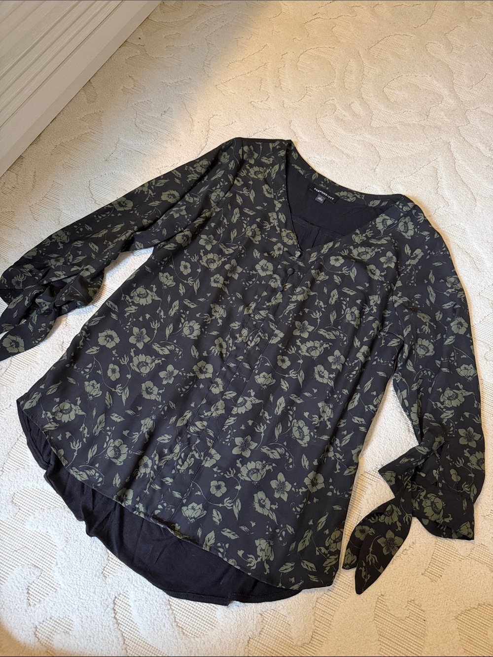 Black Floral V-Neck Tie-Cuff Blouse